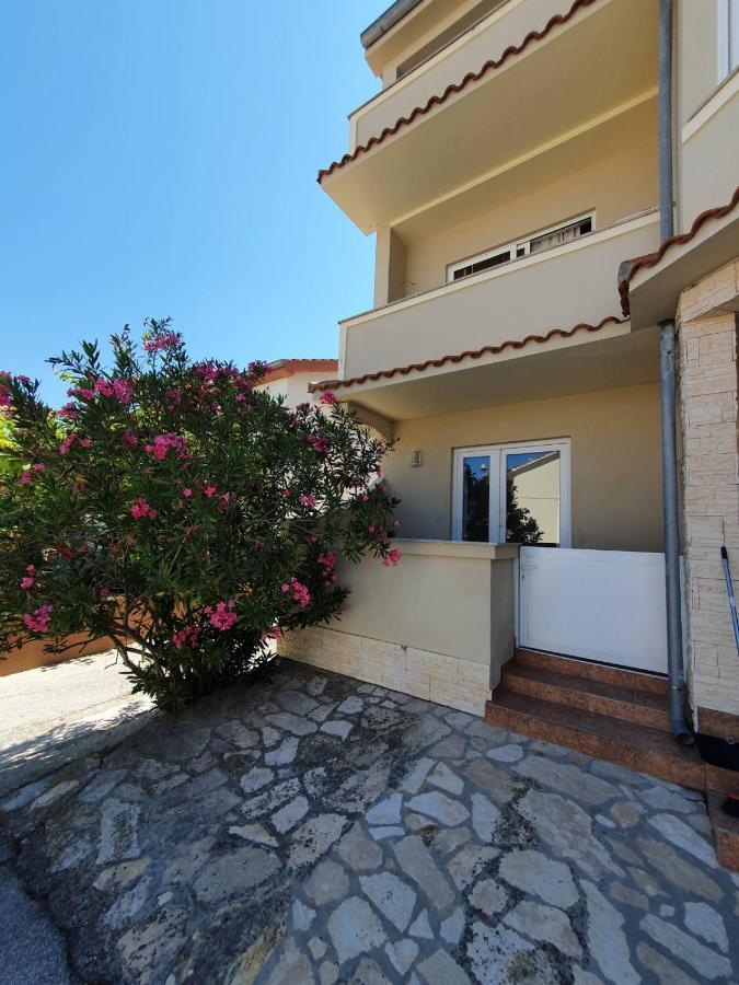 Apartments Kim راب المظهر الخارجي الصورة